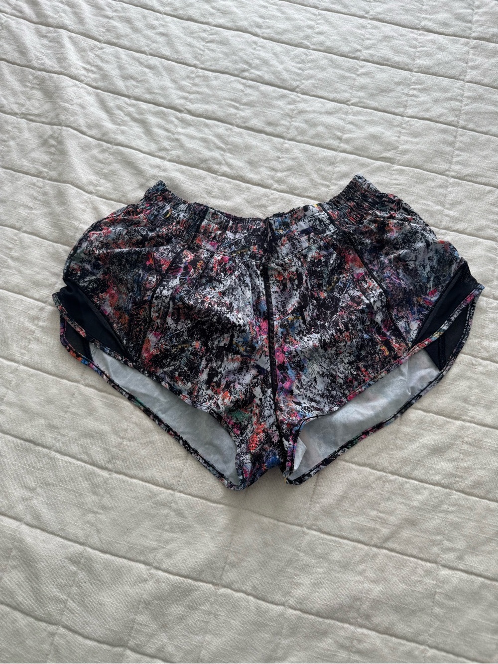 Womens Multicolor Abstract Print Running Shorts - Lululemon Hotty Hot 2 in